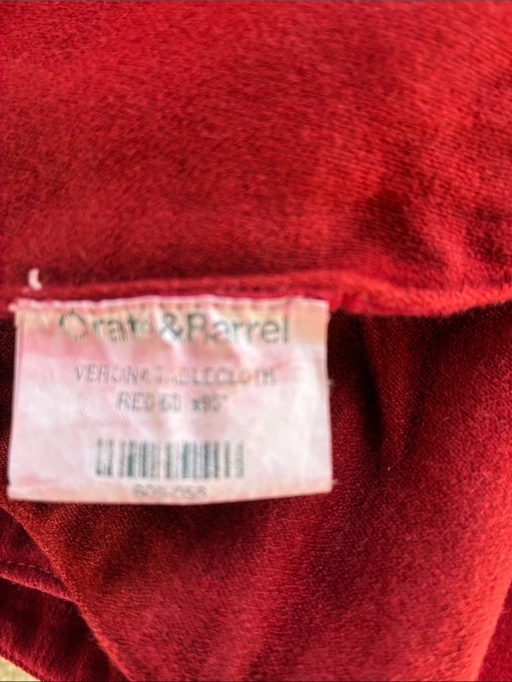 Crate & Barrel Red table cloth & 8 90”x60”. 8 napkins Beautiful gold cording.